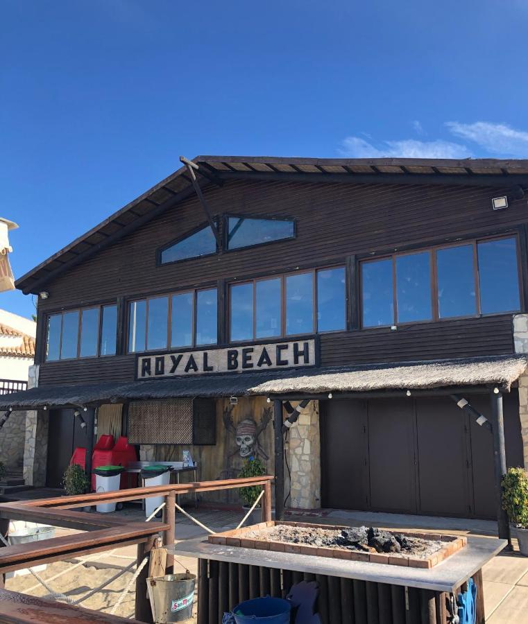 Beachfront Penthouse Apartment With Large Terrace And Breathtaking Sea Views Close To Marbella Spain Sitio de Calahonda エクステリア 写真