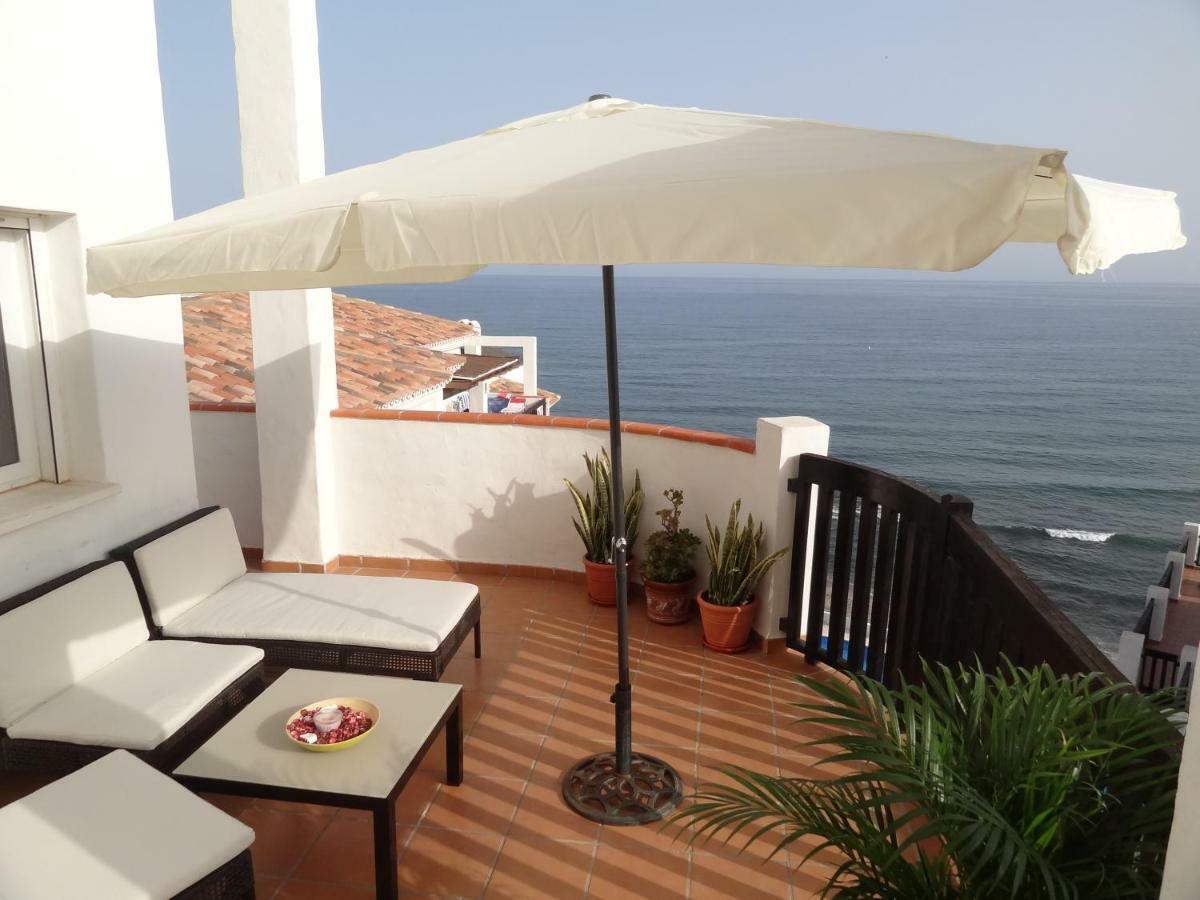 Beachfront Penthouse Apartment With Large Terrace And Breathtaking Sea Views Close To Marbella Spain Sitio de Calahonda エクステリア 写真