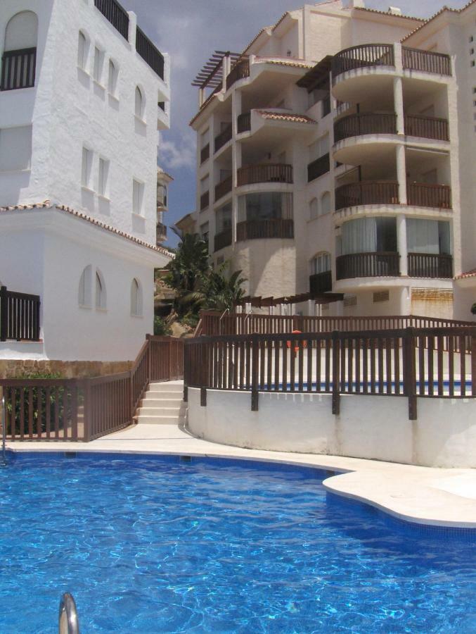 Beachfront Penthouse Apartment With Large Terrace And Breathtaking Sea Views Close To Marbella Spain Sitio de Calahonda エクステリア 写真