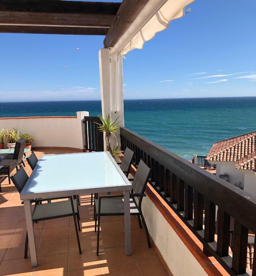 Beachfront Penthouse Apartment With Large Terrace And Breathtaking Sea Views Close To Marbella Spain Sitio de Calahonda エクステリア 写真